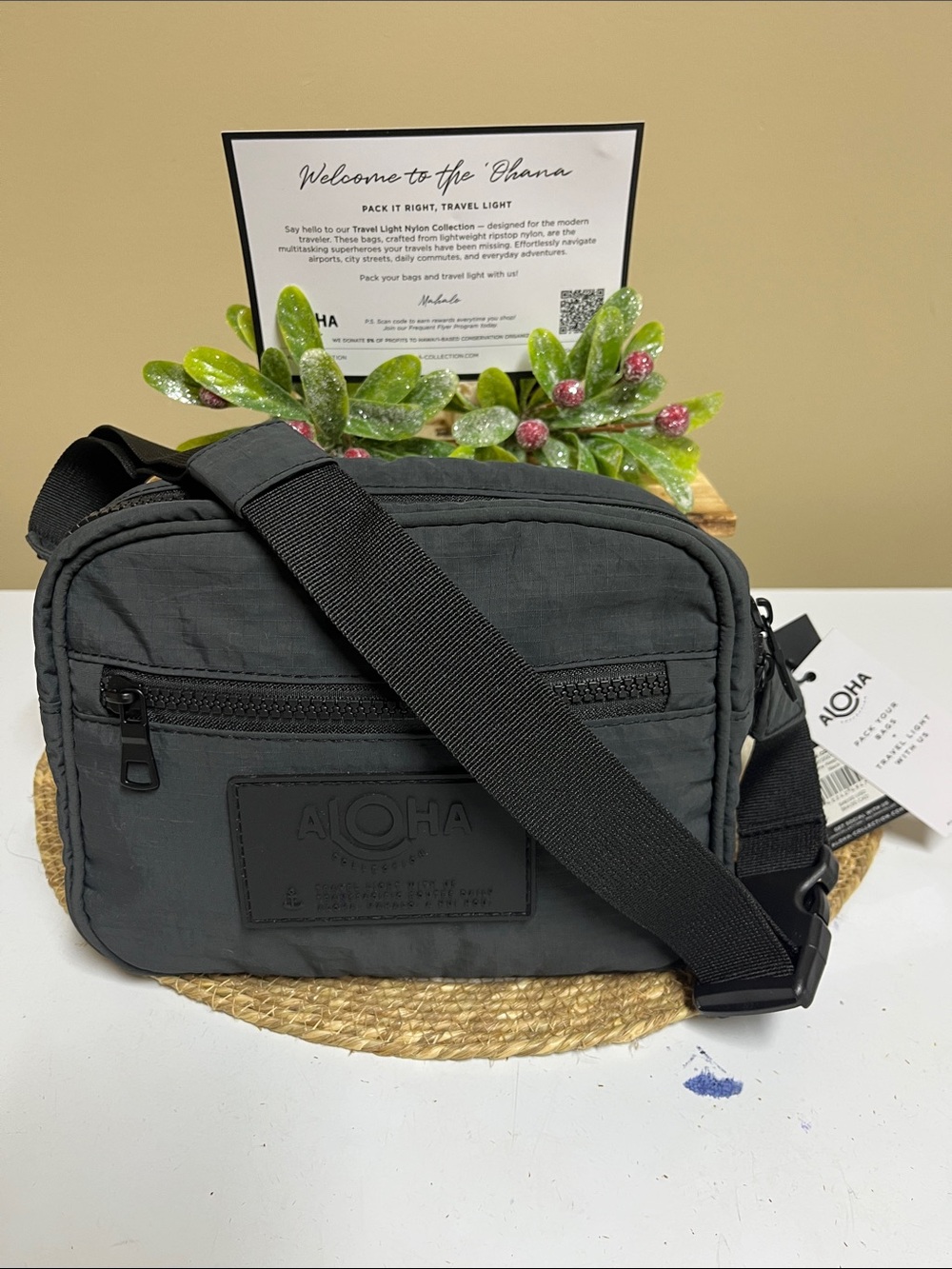 Aloha Collection Monochrome Keep it Lt Hip Bag NWT